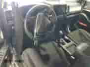 2023 Nissan Frontier Pro-4X z VIN 1N6ED1EK0PN629410, wystawiony jako Copart lot #62221685 z przebiegiem 15 716 mil mil oraz Nie do naprawy • Non repairable. Historia ofert i sprzedaży dostępna na DreamBid. Obrazek 8.