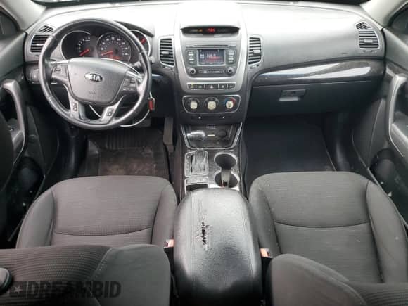 2014 Kia Sorento LX с VIN 5XYKT3A6XEG470476, выставлен на аукционе Copart как лот 86430665 с пробегом 216 755 миль миль и Списание • Salvage title. История ставок и продаж доступна на DreamBid. Изображение 8.