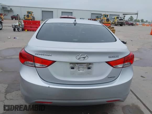 2013 Hyundai Elantra GLS z VIN KMHDH4AE9DU627379, wystawiony jako IAAI lot #42373848 z przebiegiem 122 490 mil mil oraz . Historia ofert i sprzedaży dostępna na DreamBid. Obrazek 17.