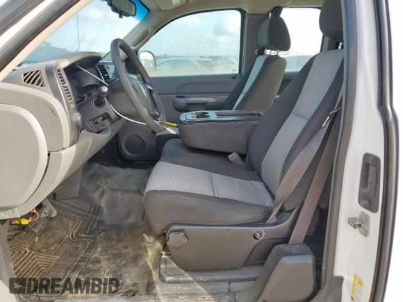 2007 Chevrolet Silverado 1500 Work Truck with VIN 1GCEC19X07Z653596, listed as a Copart auction lot 71031545 with 271,263 mi miles and Clean title. Bid and sale history available at DreamBid. Image 7.