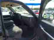 2005 Chevrolet Silverado 1500 LS z VIN 2GCEC13T451322080, wystawiony jako IAAI lot #43125281 z przebiegiem 205 678 mil mil oraz . Historia ofert i sprzedaży dostępna na DreamBid. Obrazek 5.
