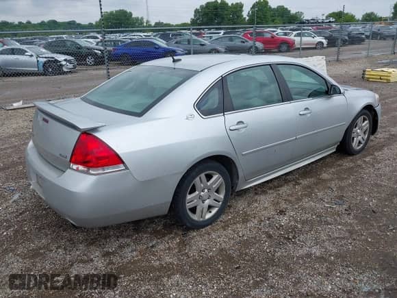 2009 Chevrolet Impala LT z VIN 2G1WC57M391310628, wystawiony jako IAAI lot #42351917 z przebiegiem 159 986 mil mil oraz . Historia ofert i sprzedaży dostępna na DreamBid. Obrazek 4.