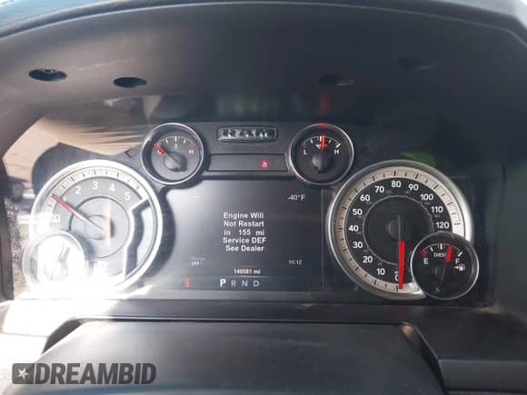 2018 Ram 1500 Laramie z VIN 1C6RR7NM3JS258608, wystawiony jako IAAI lot #42891789 z przebiegiem 140 581 mil mil oraz . Historia ofert i sprzedaży dostępna na DreamBid. Obrazek 7.