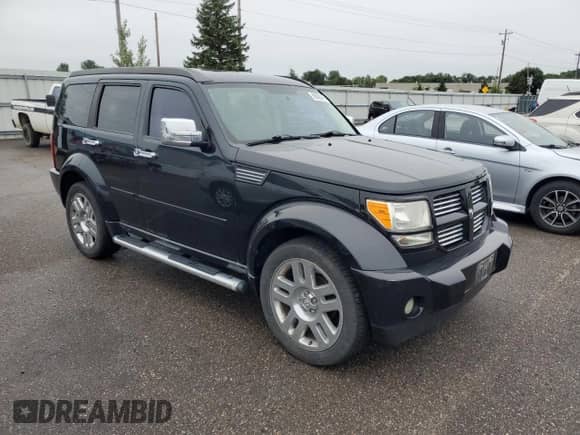 2008 Dodge Nitro R/T with VIN 1D8GU58688W238813, listed as a Copart auction lot 68962425 with 137,995 mi miles and Salvage title. Bid and sale history available at DreamBid. Image 4.