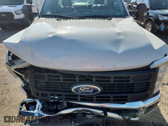 2023 Ford F-250 XL z VIN 1FTBF2BA5PEC28355, wystawiony jako Copart lot #68109315 z przebiegiem 22 204 mil mil oraz Szkoda całkowita • Salvage title. Historia ofert i sprzedaży dostępna na DreamBid. Obrazek 11.