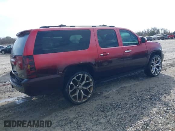 2009 Chevrolet Suburban 2LT with VIN 1GNFK26339R250253, listed as a IAAI auction lot 41519747 with 147,045 mi miles and . Bid and sale history available at DreamBid. Image 4.