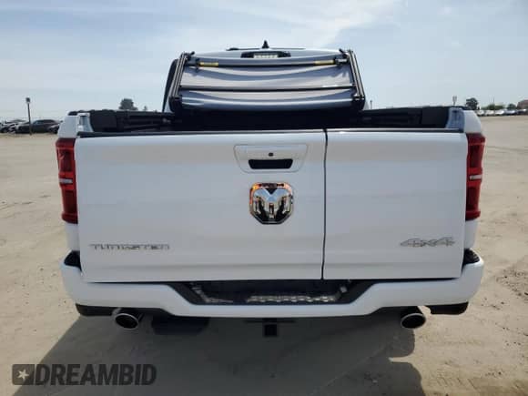 2025 Ram 1500 z VIN 1C6SRFKP5SN615510, wystawiony jako Copart lot #52185475 z przebiegiem 593 mil mil oraz Szkoda całkowita • Salvage title. Historia ofert i sprzedaży dostępna na DreamBid. Obrazek 6.