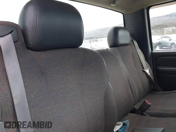 2000 Chevrolet Silverado 1500 z VIN 1GCEK14V8YE421717, wystawiony jako IAAI lot #41280823 z przebiegiem 185 551 mil mil oraz . Historia ofert i sprzedaży dostępna na DreamBid. Obrazek 8.