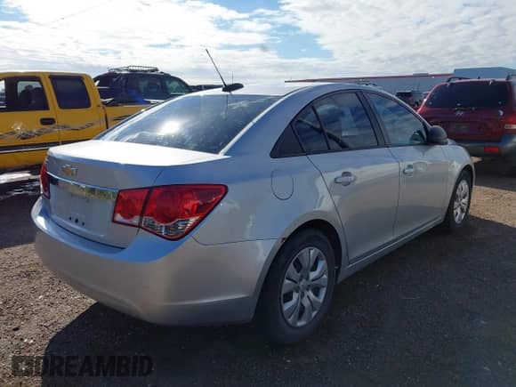 2015 Chevrolet Cruze LS with VIN 1G1PA5SH1F7148288, listed as a IAAI auction lot 43452243 with 107,105 mi miles and . Bid and sale history available at DreamBid. Image 4.