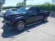 2008 Chevrolet Colorado z VIN 1GCDT299X88223620, wystawiony jako IAAI lot #42273149 z przebiegiem 180 015 mil mil oraz . Historia ofert i sprzedaży dostępna na DreamBid. Obrazek 2.