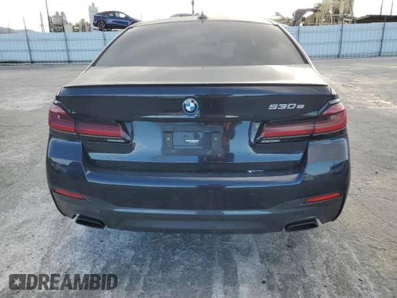 2023 BMW 5 Series 530e z VIN WBA13AG08PCL18624, wystawiony jako Copart lot #87265114 z przebiegiem 38 150 mil mil oraz Szkoda całkowita • Salvage title. Historia ofert i sprzedaży dostępna na DreamBid. Obrazek 6.