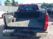 2011 Chevrolet Silverado 1500 LT z VIN 3GCPKSE33BG218147, wystawiony jako IAAI lot #43324112 z przebiegiem 83 575 mil mil oraz . Historia ofert i sprzedaży dostępna na DreamBid. Obrazek 16.
