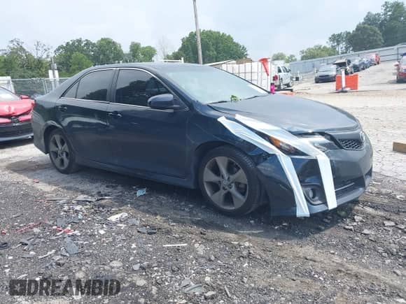 2014 Toyota Camry L with VIN 4T1BF1FK5EU371804, listed as a IAAI auction lot 43058077 with 160,937 mi miles and . Bid and sale history available at DreamBid. Image 1.