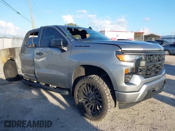 2024 Chevrolet Silverado 1500 Custom с VIN 1GCPABEK9RZ127565, выставлен на аукционе IAAI как лот 42464495 с пробегом Не указан миль и . История ставок и продаж доступна на DreamBid. Изображение 1.