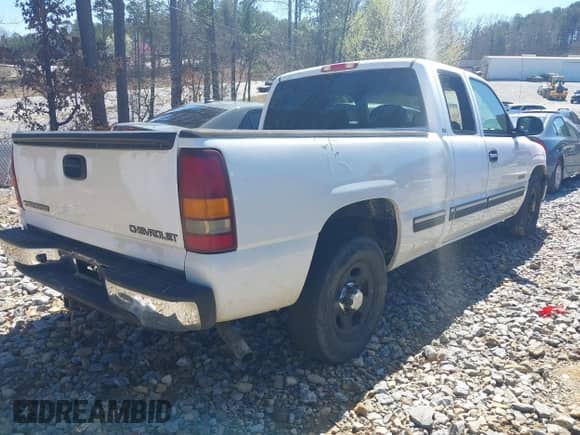 2000 Chevrolet Silverado 1500 LS with VIN 2GCEC19VXY1160551, listed as a IAAI auction lot 41796867 with 224,285 mi miles and . Bid and sale history available at DreamBid. Image 4.