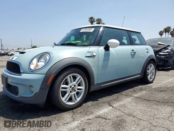 2013 MINI Hardtop S with VIN WMWSV3C5XDT390187, listed as a Copart auction lot 62964065 with 114,094 mi miles and Clean title. Bid and sale history available at DreamBid. Image 1.