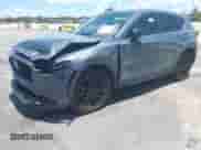 2023 Mazda CX-5 S Carbon Edition z VIN JM3KFBCM2P0200445, wystawiony jako IAAI lot #42745392 z przebiegiem 21 932 mil mil oraz . Historia ofert i sprzedaży dostępna na DreamBid. Obrazek 6.