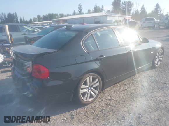 2007 BMW 3 Series 328i z VIN WBAVA33597PG53343, wystawiony jako IAAI lot #43231946 z przebiegiem Nie podano mil oraz . Historia ofert i sprzedaży dostępna na DreamBid. Obrazek 4.