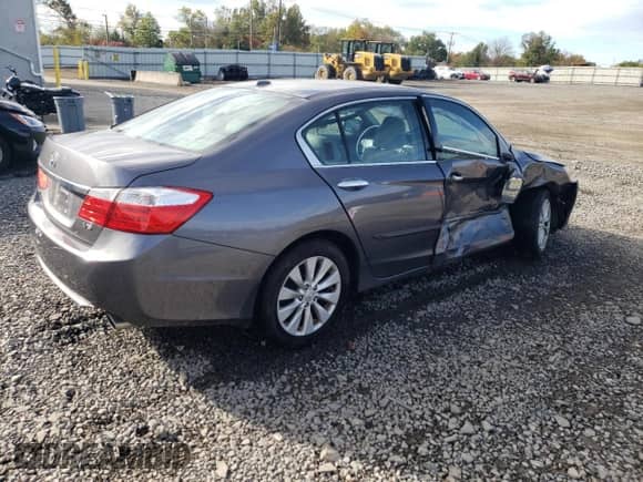 2014 Honda Accord EX-L with VIN 1HGCR3F84EA039615, listed as a Copart auction lot 86696185 with 93,446 mi miles and Salvage title. Bid and sale history available at DreamBid. Image 3.