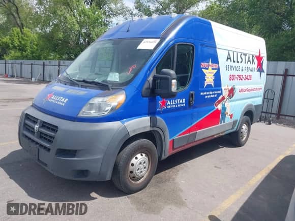 2016 Ram ProMaster Cargo z VIN 3C6TRVCG3GE105651, wystawiony jako IAAI lot #42526039 z przebiegiem 140 739 mil mil oraz . Historia ofert i sprzedaży dostępna na DreamBid. Obrazek 2.