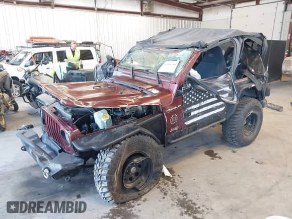 2001 Jeep Wrangler SE with VIN 1J4FA29P01P372136, listed as a IAAI auction lot 42013962 with 163,732 mi miles and . Bid and sale history available at DreamBid. Image 2.