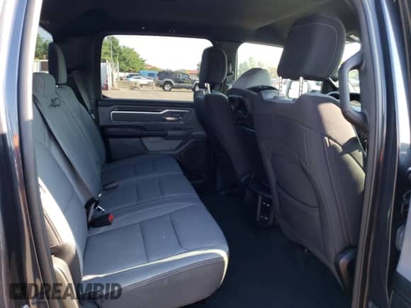 2021 Ram 1500 Big Horn z VIN 1C6RRFFG9MN596052, wystawiony jako Copart lot #66154605 z przebiegiem 47 288 mil mil oraz Szkoda całkowita • Salvage title. Historia ofert i sprzedaży dostępna na DreamBid. Obrazek 10.