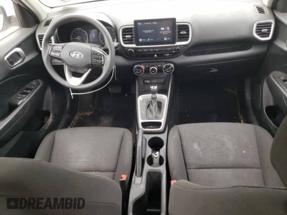 2022 Hyundai Venue SE z VIN KMHRB8A35NU133065, wystawiony jako Copart lot #58865205 z przebiegiem 87 083 mil mil oraz Szkoda całkowita • Salvage title. Historia ofert i sprzedaży dostępna na DreamBid. Obrazek 8.