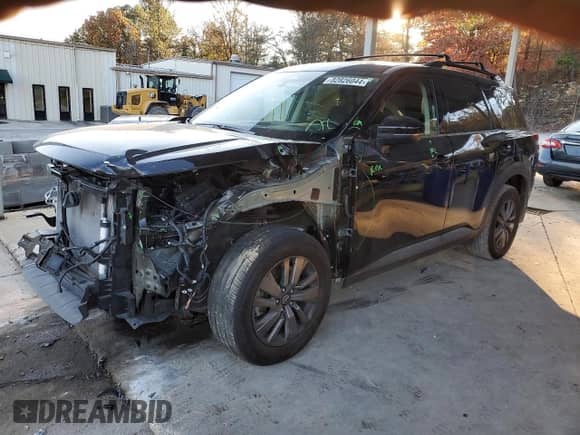 2023 Nissan Pathfinder SV z VIN 5N1DR3BA1PC257851, wystawiony jako Copart lot #82826044 z przebiegiem 28 927 mil mil oraz Szkoda całkowita • Salvage title. Historia ofert i sprzedaży dostępna na DreamBid. Obrazek 1.