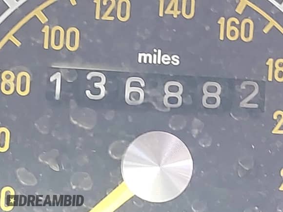 1985 Mercedes-Benz 380 with VIN WDBBA45C0FA035252, listed as a IAAI auction lot 42997214 with 136,882 mi miles and . Bid and sale history available at DreamBid. Image 15.