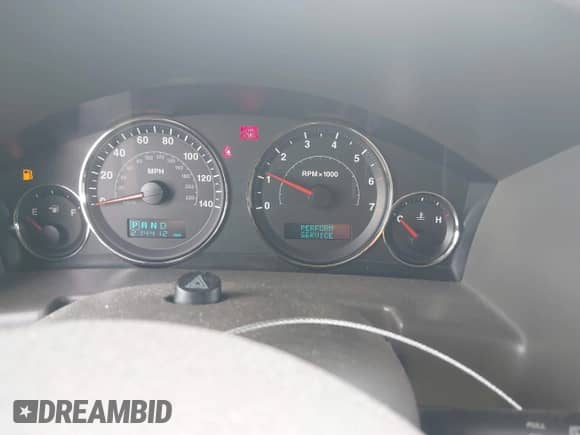 2006 Jeep Commander with VIN 1J8HH48N76C293897, listed as a IAAI auction lot 42021253 with 214,412 mi miles and . Bid and sale history available at DreamBid. Image 7.