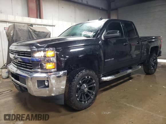 2018 Chevrolet Silverado 2500HD LT with VIN 1GC2KVEG1JZ110607, listed as a Copart auction lot 84942914 with 101,560 mi miles and Salvage title. Bid and sale history available at DreamBid. Image 1.
