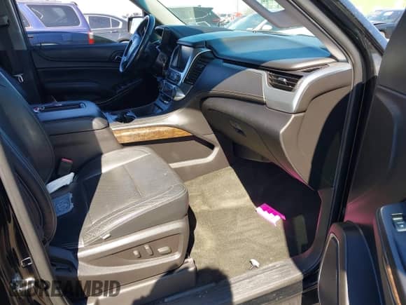 2016 Chevrolet Suburban LS z VIN 1GNSKGKC3GR236223, wystawiony jako IAAI lot #41761595 z przebiegiem 269 500 mil mil oraz . Historia ofert i sprzedaży dostępna na DreamBid. Obrazek 5.