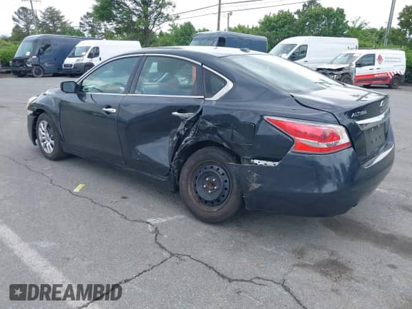 2015 Nissan Altima SL with VIN 1N4AL3AP0FN321255, listed as a IAAI auction lot 42120180 with 118,357 mi miles and . Bid and sale history available at DreamBid. Image 3.