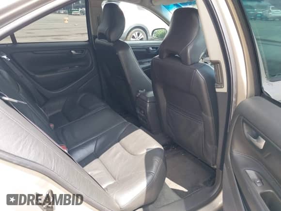 2001 Volvo S60 с VIN YV1RS61R212044759, выставлен на аукционе IAAI как лот 42748207 с пробегом 257 056 миль миль и . История ставок и продаж доступна на DreamBid. Изображение 8.