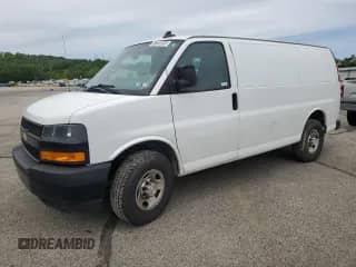 2020 Chevrolet Express Cargo с VIN 1GCWGAFP4L1248766, выставлен на аукционе Copart как лот 57220355 с пробегом 129 880 миль миль и Чистый • Clean title. История ставок и продаж доступна на DreamBid. Изображение 1.