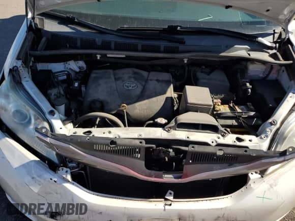 2017 Toyota Sienna XLE with VIN 5TDYZ3DC8HS789988, listed as a Copart auction lot 85594315 with 96,542 mi miles and Salvage title. Bid and sale history available at DreamBid. Image 12.