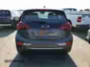 2018 Chevrolet Bolt EV Premier z VIN 1G1FX6S09J4135406, wystawiony jako Copart lot #60585853 z przebiegiem 30 271 mil mil oraz . Historia ofert i sprzedaży dostępna na DreamBid. Obrazek 6.