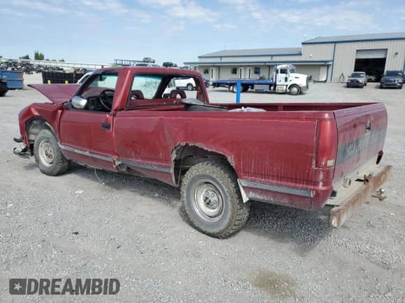 1992 Chevrolet Silverado 2500 с VIN 1GCFC24K2NZ177449, выставлен на аукционе Copart как лот 71718965 с пробегом 253 137 миль миль и Списание • Salvage title. История ставок и продаж доступна на DreamBid. Изображение 2.
