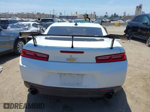 2018 Chevrolet Camaro 1LS с VIN 1G1FA1RX7J0147004, выставлен на аукционе IAAI как лот 42297767 с пробегом 80 432 миль миль и . История ставок и продаж доступна на DreamBid. Изображение 16.