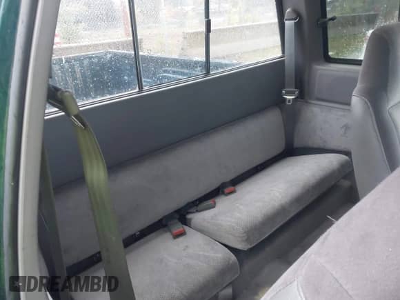 1994 Dodge Dakota z VIN 1B7GG23X5RW114066, wystawiony jako IAAI lot #43518966 z przebiegiem 246 882 mil mil oraz . Historia ofert i sprzedaży dostępna na DreamBid. Obrazek 8.