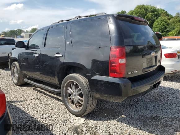 2009 Chevrolet Tahoe LS z VIN 1GNFC13C79R136641, wystawiony jako Copart lot #60283455 z przebiegiem 128 110 mil mil oraz Szkoda całkowita • Salvage title. Historia ofert i sprzedaży dostępna na DreamBid. Obrazek 2.