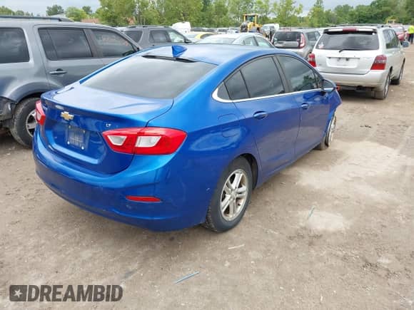 2016 Chevrolet Cruze LT z VIN 1G1BE5SM4G7230836, wystawiony jako IAAI lot #43047131 z przebiegiem 80 293 mil mil oraz . Historia ofert i sprzedaży dostępna na DreamBid. Obrazek 4.