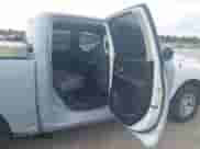 2013 Ram 1500 Express z VIN 1C6RR7KT7DS679361, wystawiony jako IAAI lot #43408111 z przebiegiem 201 697 mil mil oraz . Historia ofert i sprzedaży dostępna na DreamBid. Obrazek 8.