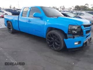 2010 Chevrolet Silverado 1500 Work Truck с VIN 1GCSKPE35AZ281577, выставлен на аукционе IAAI как лот 43049062 с пробегом 240 799 миль миль и . История ставок и продаж доступна на DreamBid. Изображение 1.