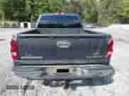 2005 Chevrolet Silverado 1500HD LS с VIN 1GCGK13U85F843588, выставлен на аукционе IAAI как лот 43285345 с пробегом 254 654 миль миль и . История ставок и продаж доступна на DreamBid. Изображение 16.