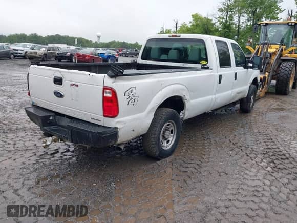 2013 Ford F-250 XL z VIN 1FT7W2B61DEA15321, wystawiony jako IAAI lot #42275606 z przebiegiem 317 546 mil mil oraz . Historia ofert i sprzedaży dostępna na DreamBid. Obrazek 4.