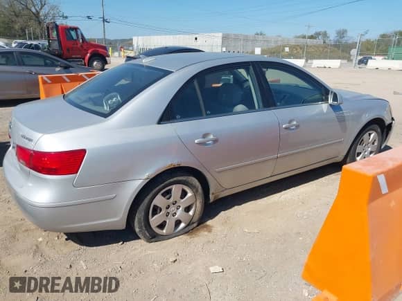 2009 Hyundai Sonata GLS with VIN 5NPET46C79H485520, listed as a IAAI auction lot 43478643 with 226,132 mi miles and . Bid and sale history available at DreamBid. Image 4.