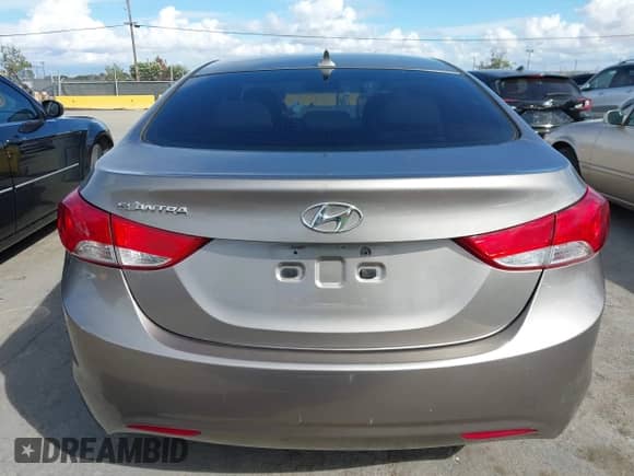 2013 Hyundai Elantra GLS с VIN 5NPDH4AE7DH246855, выставлен на аукционе IAAI как лот 43333128 с пробегом 146 985 миль миль и . История ставок и продаж доступна на DreamBid. Изображение 15.
