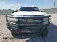 2015 Chevrolet Silverado 2500HD Work Truck z VIN 1GC1KUEG7FF663731, wystawiony jako Copart lot #57123715 z przebiegiem 167 082 mil mil oraz Szkoda całkowita • Salvage title. Historia ofert i sprzedaży dostępna na DreamBid. Obrazek 5.