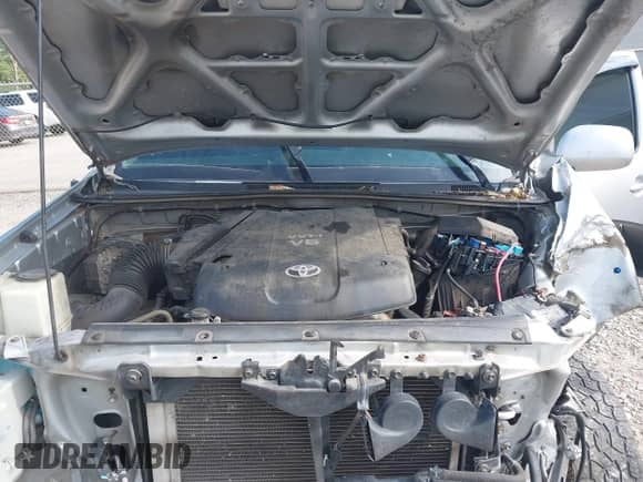 2010 Toyota Tacoma PreRunner z VIN 3TMJU4GN0AM095417, wystawiony jako IAAI lot #42834140 z przebiegiem 166 741 mil mil oraz . Historia ofert i sprzedaży dostępna na DreamBid. Obrazek 10.